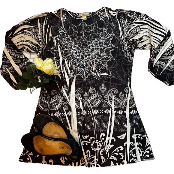 Ladies Energe medium black and white design short tunic,dress or top on most - Picture 7 of 15